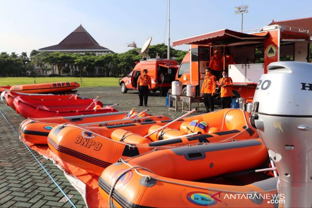 BPBD Kabupaten Bekasi siagakan personel di titik rawan banjir