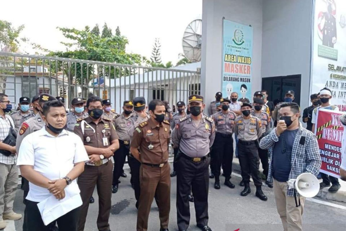 Demo di Kejati Riau, usut korupsi RSUD Bangkinang