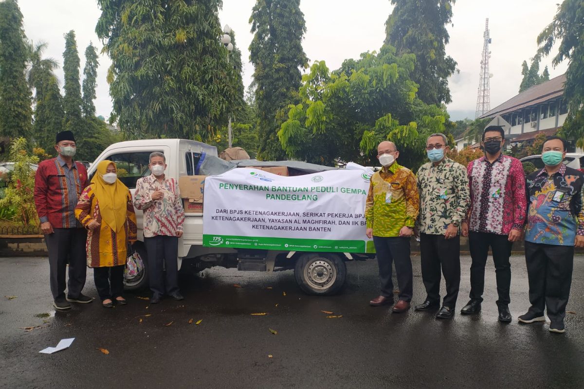 Keluarga besar BPJS Ketenagakerjaan Banten bantu korban gempa Sumur Pandeglang