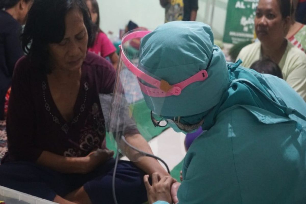 Pemkot Pekalongan berikan layanan kesehatan pengungsi terdampak banjir