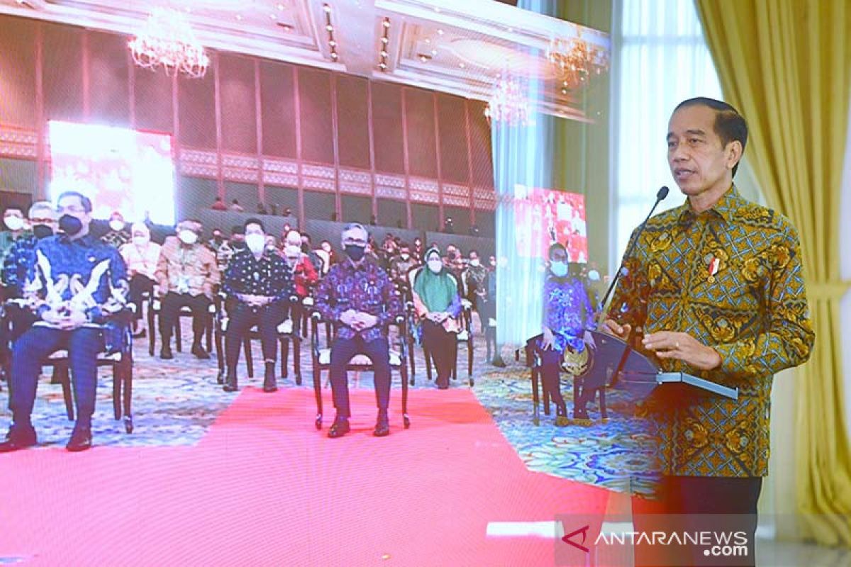 Presiden harap dukungan industri jasa keuangan untuk akselerasi PEN