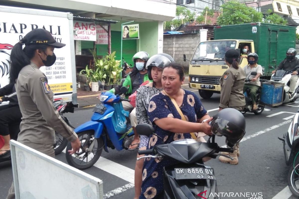 Tim Yustisi Denpasar jaring 20 pelanggar prokes