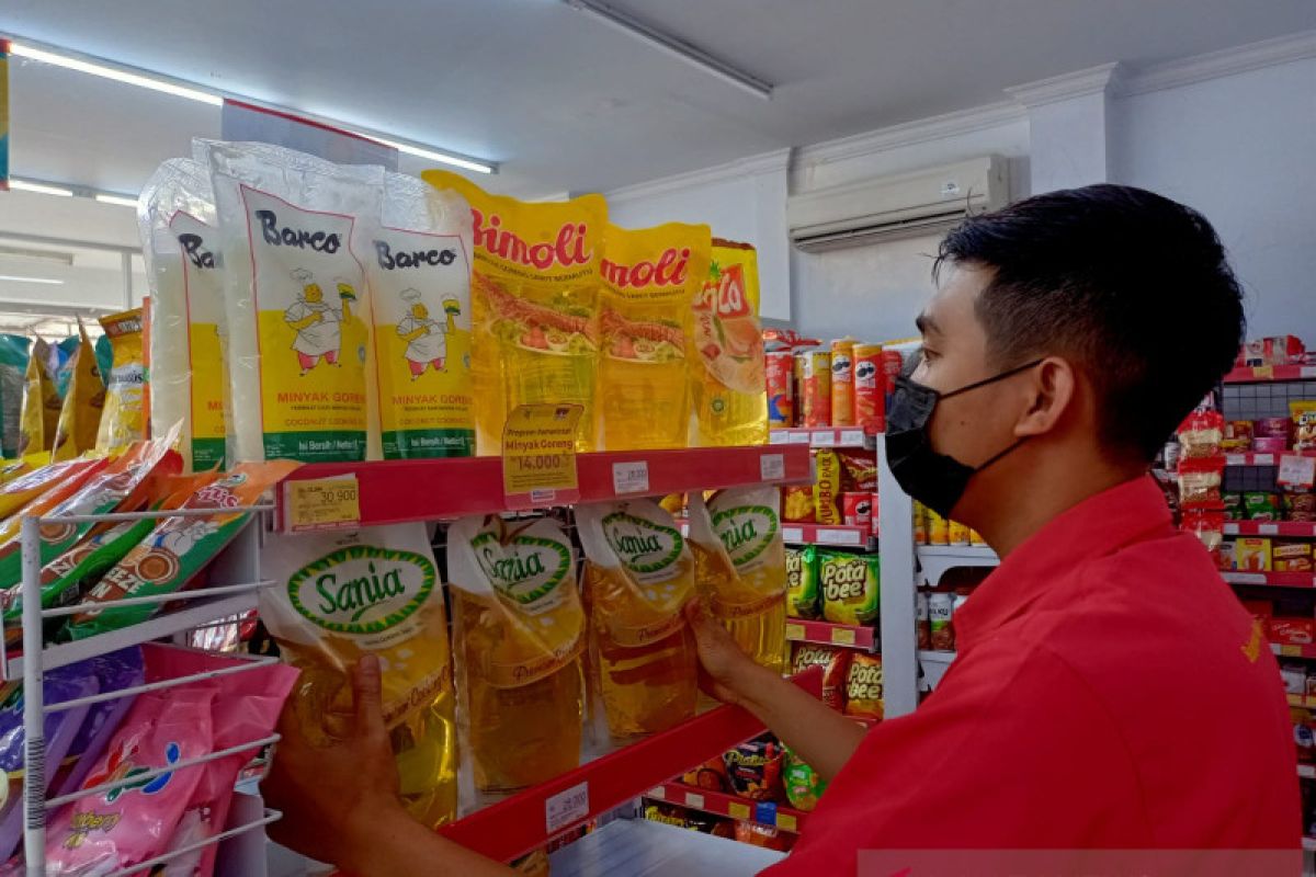 Antisipasi aksi borong, Alfamart di Jember batasi pembelian minyak goreng