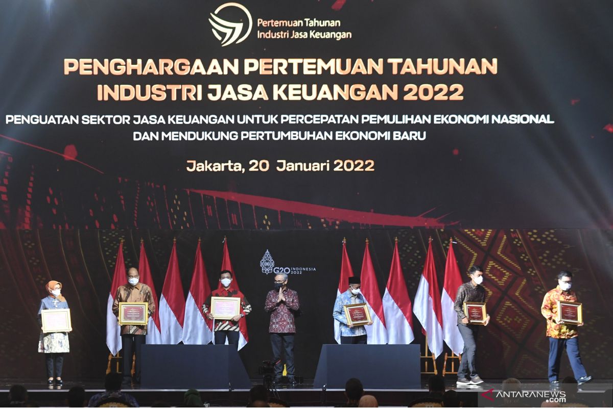 OJK: Kredit perbankan 2021 tumbuh 5,2 persen, NPL cenderung turun