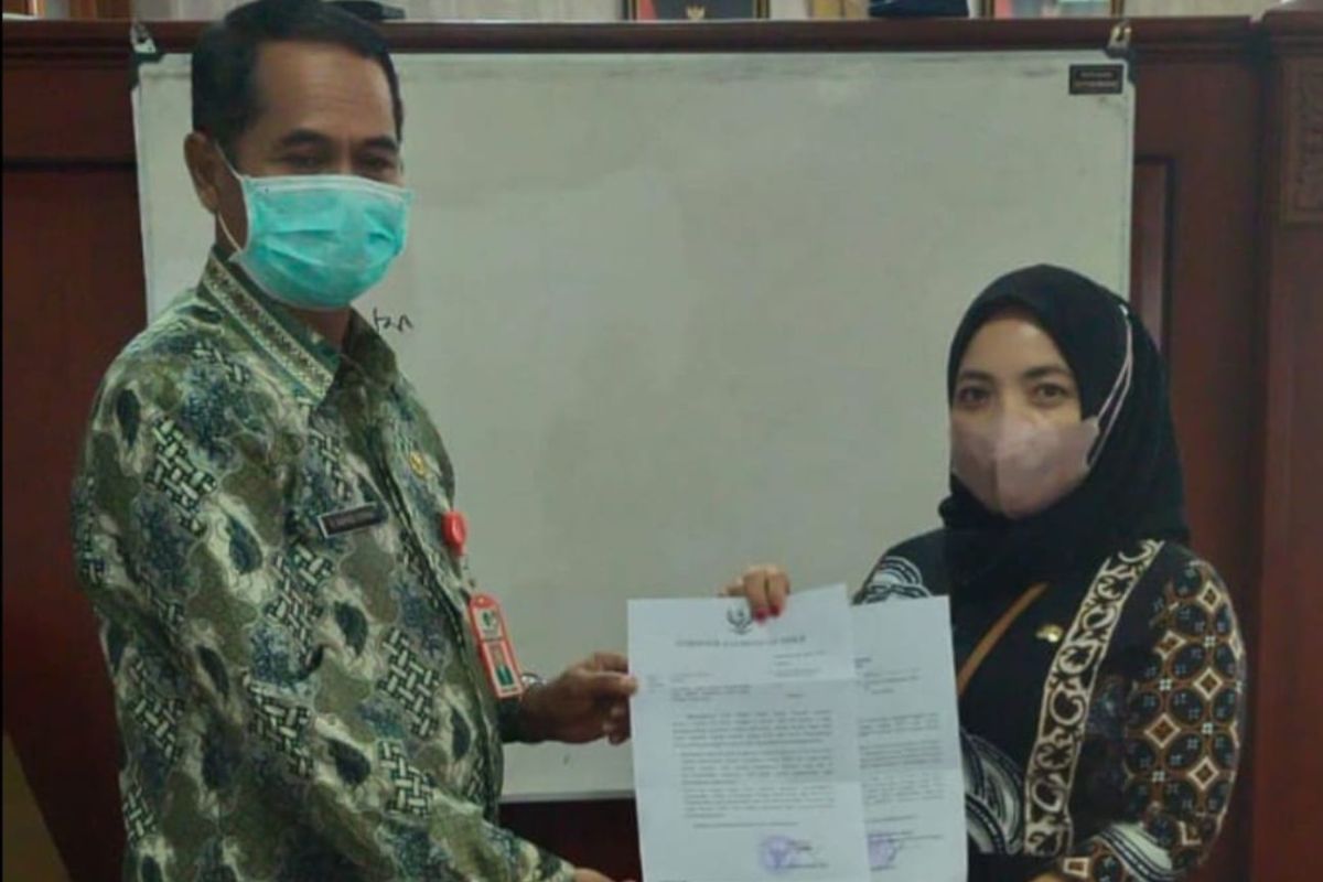 Pemprov Kaltim serahkan Surat Plt bupati PPU pasca OTT KPK