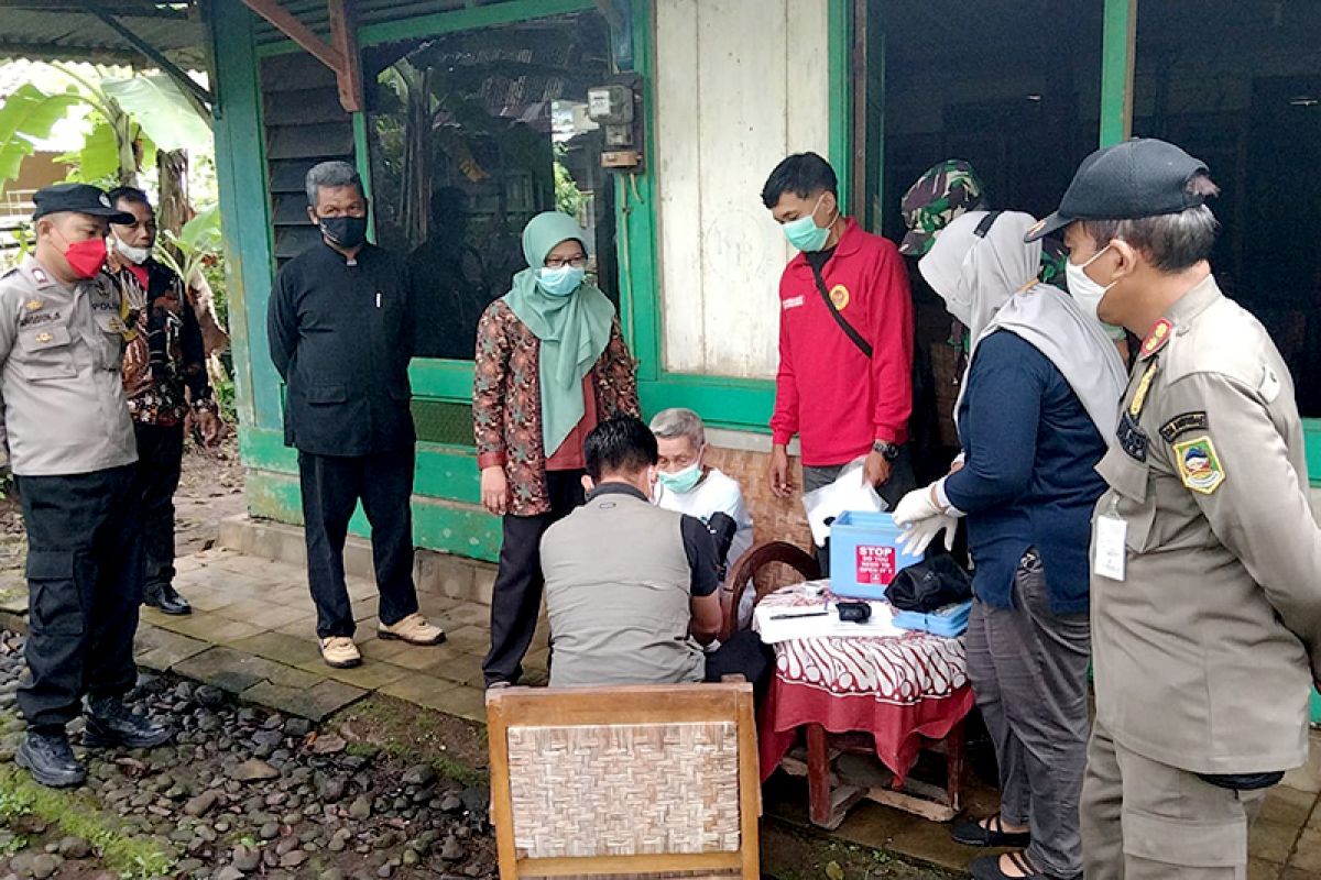 Binda Jateng gelar vaksinasi "door to door" di Banyumas
