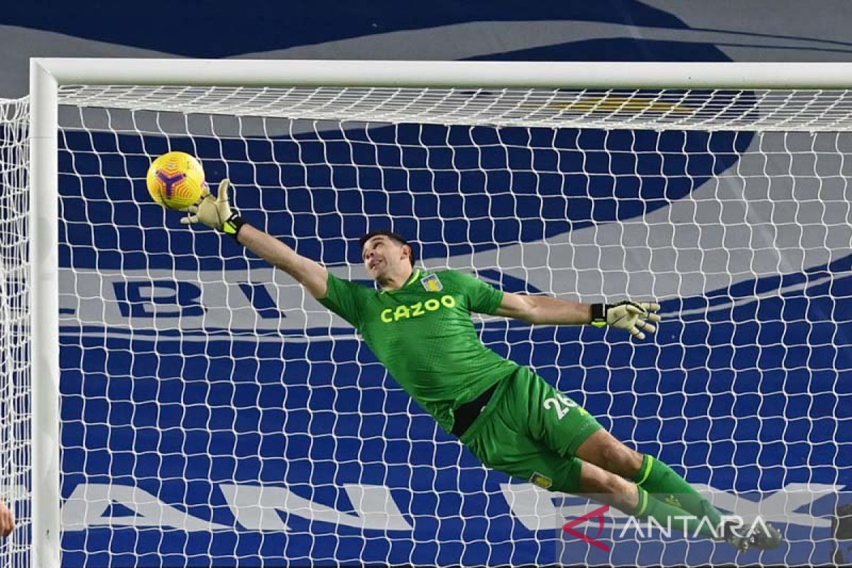 Aston Villa perpanjang kontrak Emiliano Martinez hingga 2027