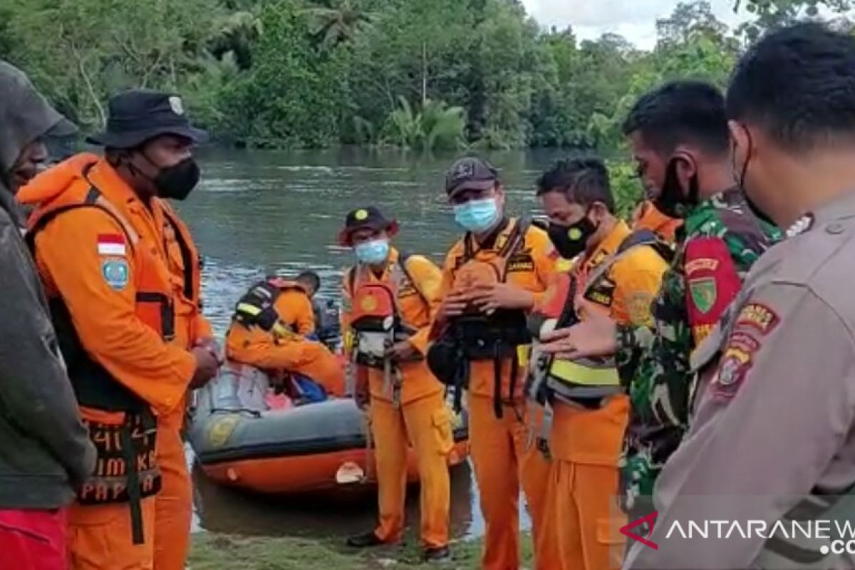 Tim SAR Timika  cari warga Tipuka diterkam buaya