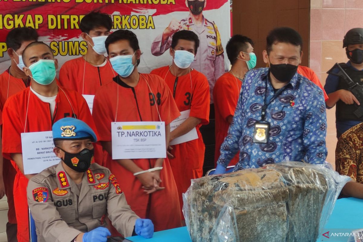 Polda Sumsel musnahkan 15 Kg ganja dari oknum jurnalis asal DIY