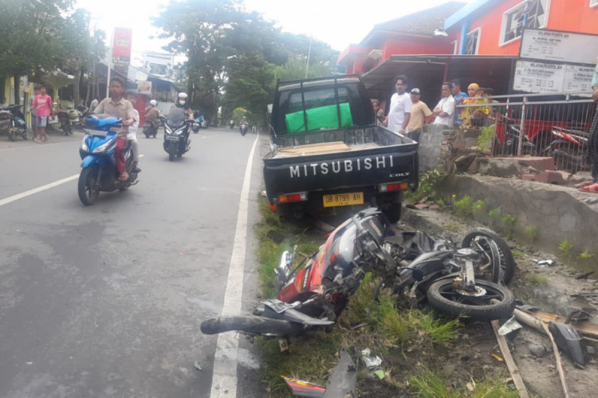 Satu tewas dan dua luka berat, tabrakan beruntun di Jalan Raya Sakra