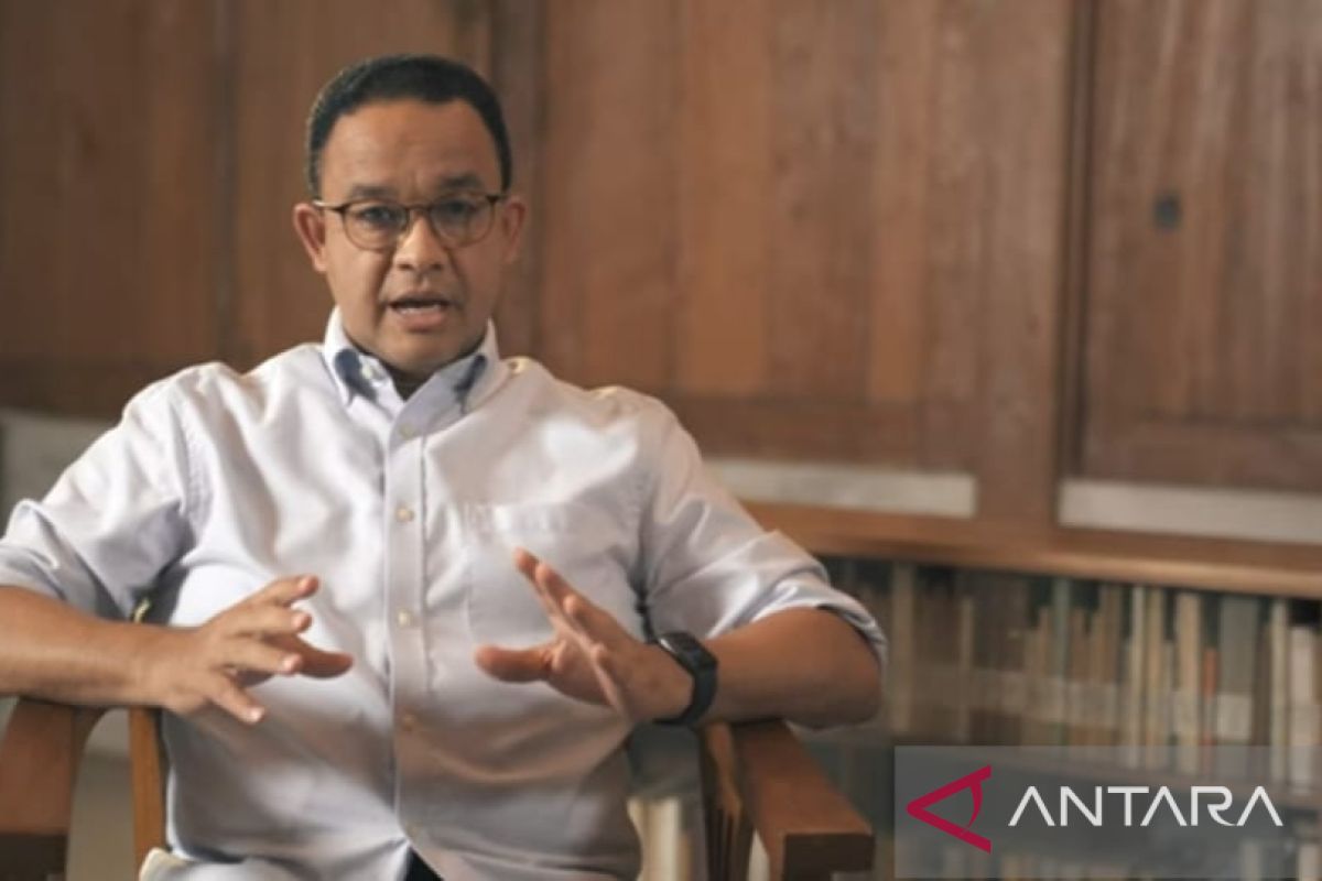 Anies desain taman samping sungai sebagai lahan 