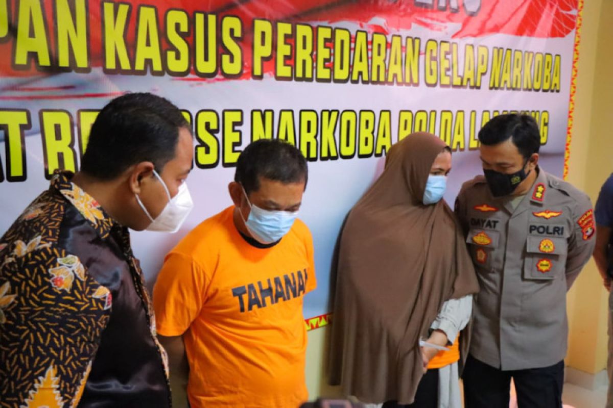 Ditnarkoba Polda Lampung tangkap dua tersangka pengedar sabu-sabu