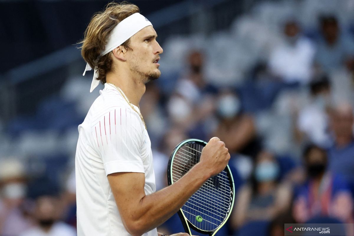 Zverev berjuang lewati lima set untuk kalahkan petenis kualifikasi di Australian Open