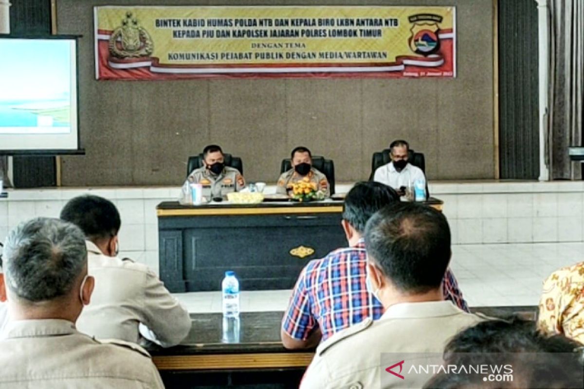 LKBN Antara Biro NTB memberikan edukasi Polri perihal komunikasi publik