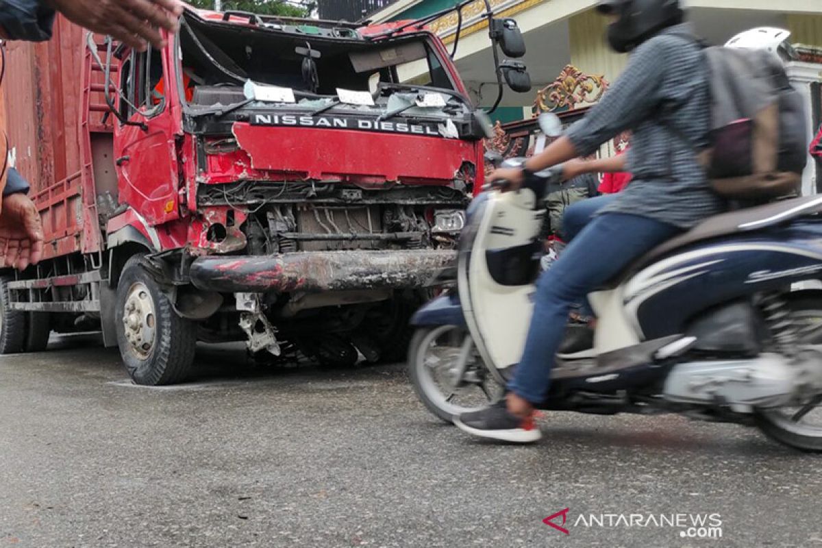 Polisi sebut korban meninggal akibat kecelakaan maut Balikpapan empat orang