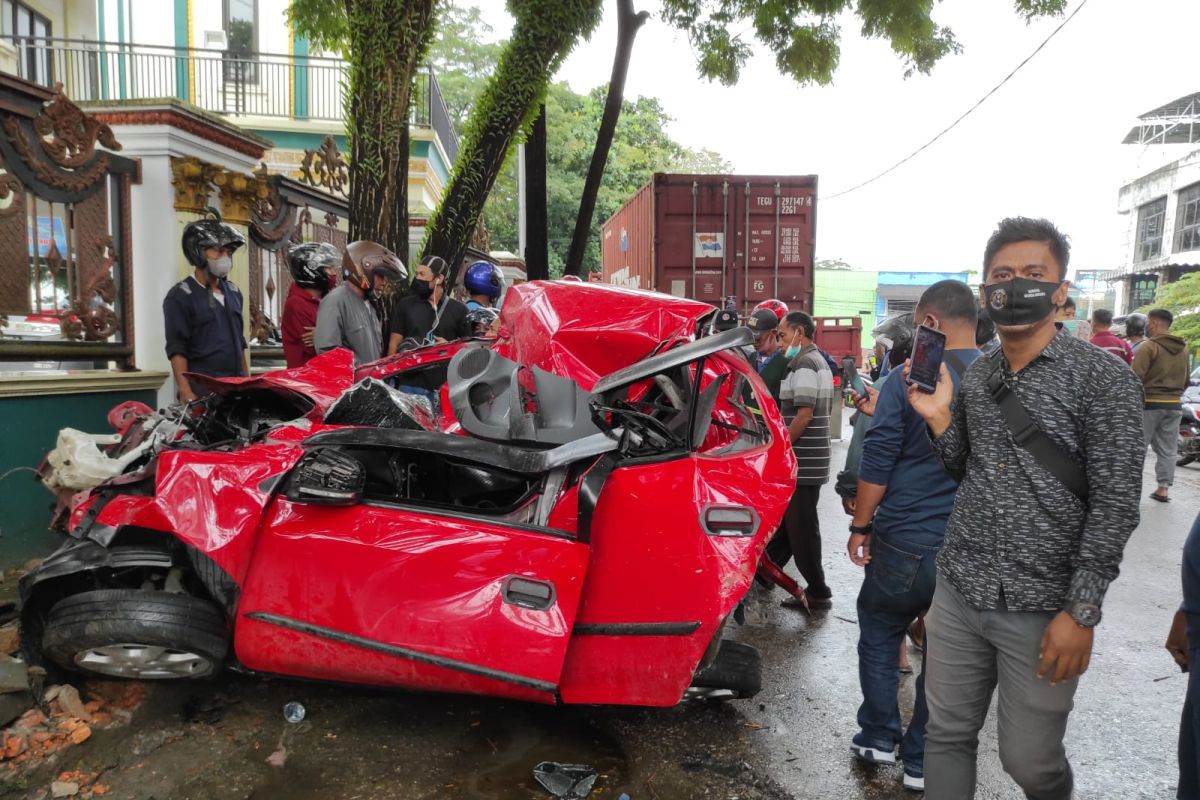 Dua korban kecelakaan Simpang Rapak jalani operasi di RS berbeda