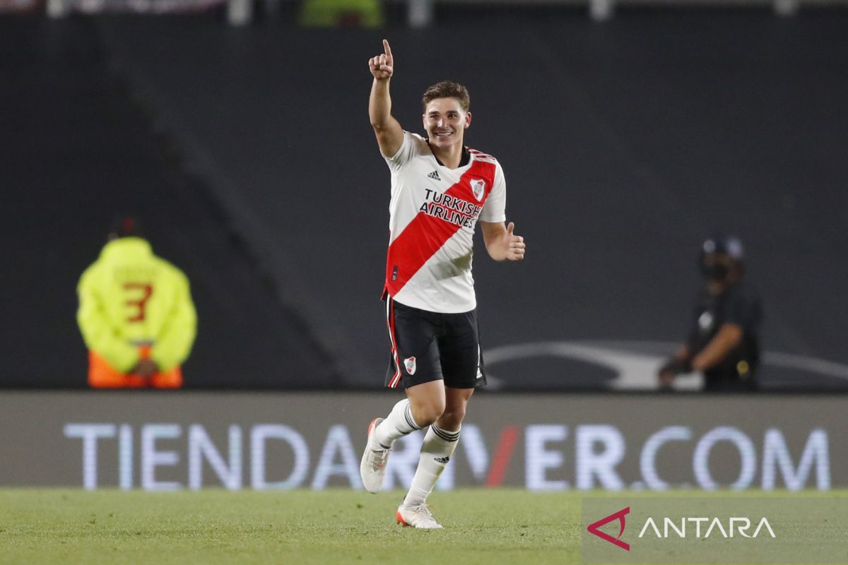 Man City selangkah lagi mendapatkan Julian Alvarez dari River Plate