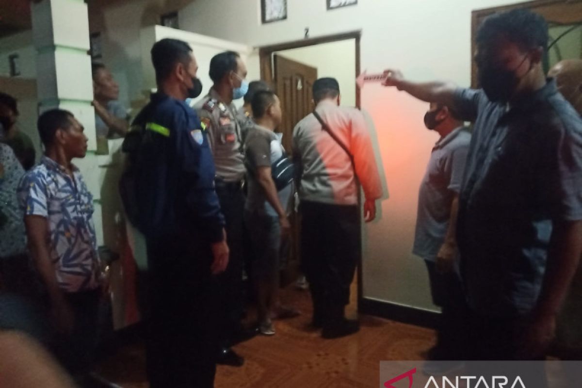 Seorang pria di Mataram ditemukan meninggal dalam kamar kos