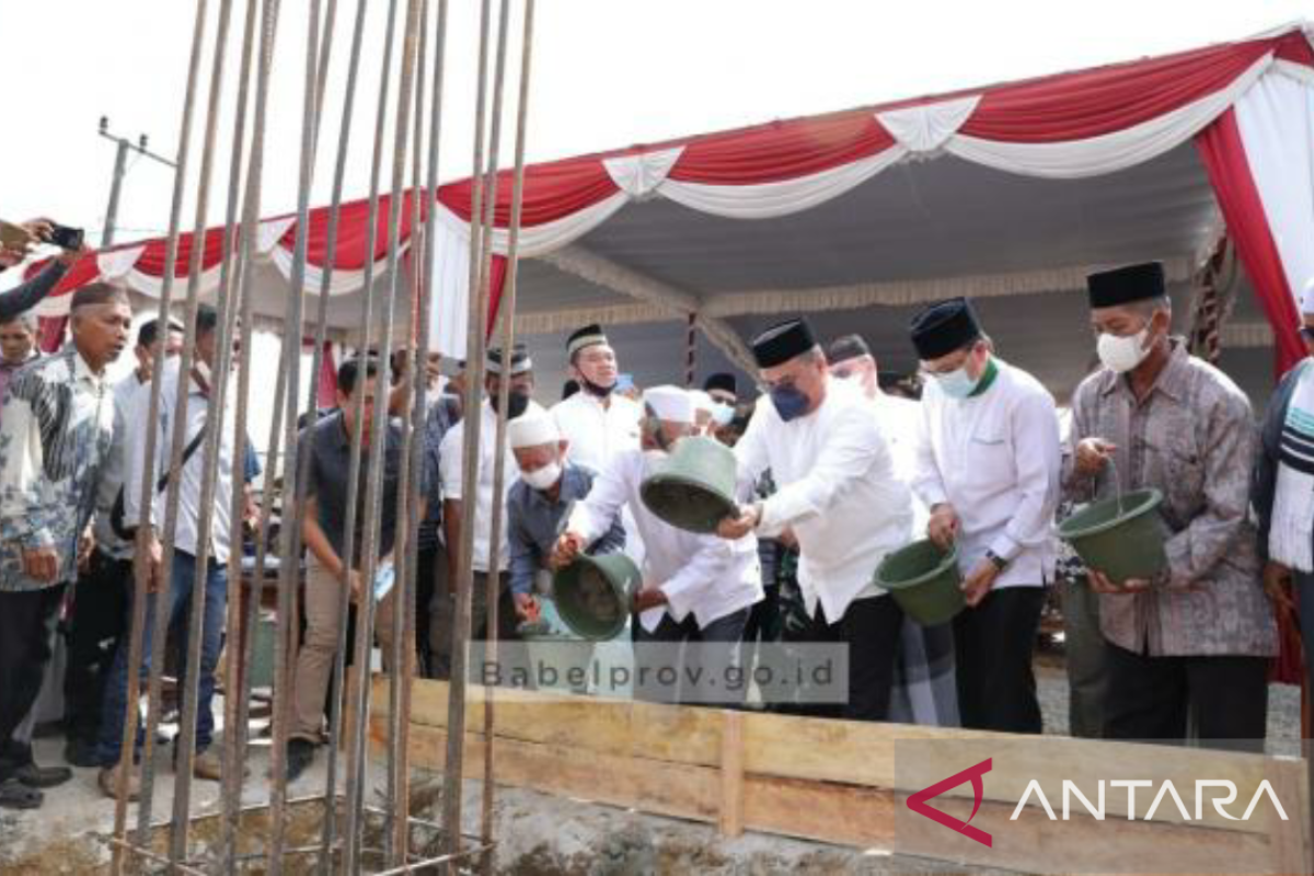 Gubernur Erzaldi Hadiri Peletakan Batu Pertama Masjid Jami' Al-Kurnia