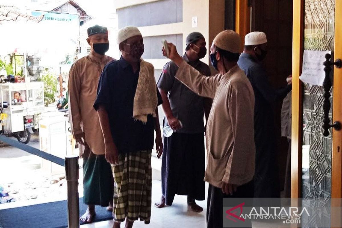 Masjid Raya Baiturrahmah Denpasar miliki 