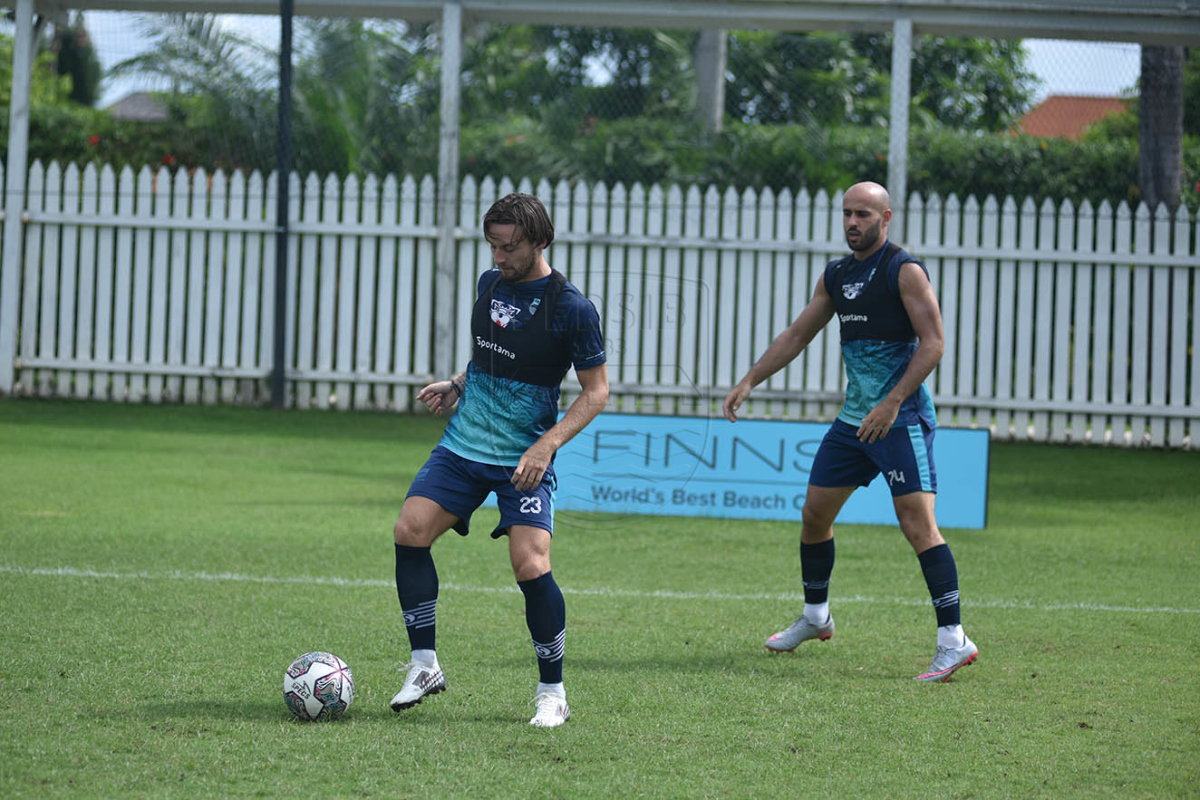 Persib langsung geber latihan dua sesi