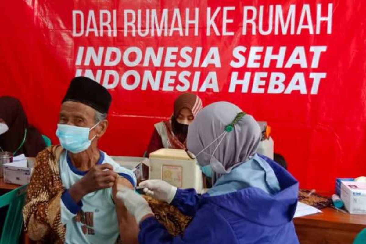 BIN disburses 300,000 vaccine doses in C Java since July 2021