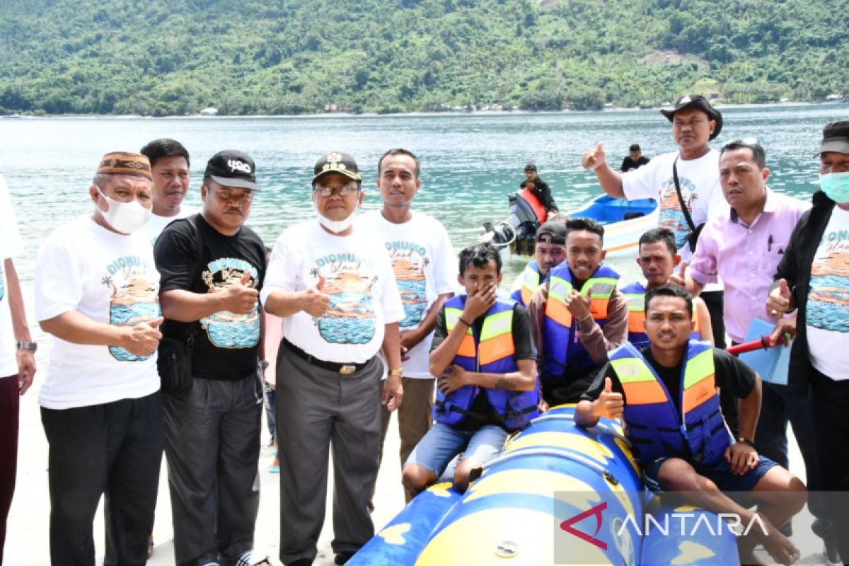 Bupati Gorontalo Utara ajak warga promosikan objek wisata Pulau Diyonumo