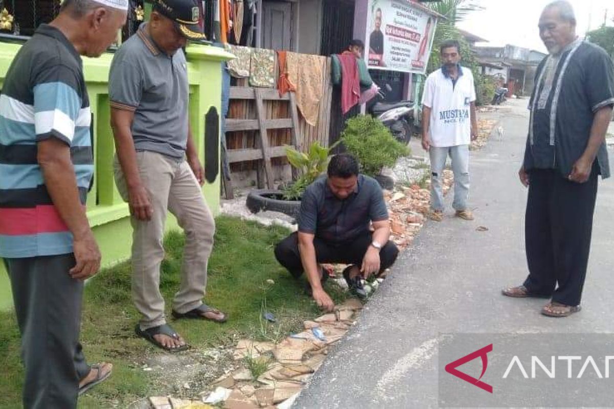 Legislator ini bantu semenisasi tujuh ruas jalan di Perawang