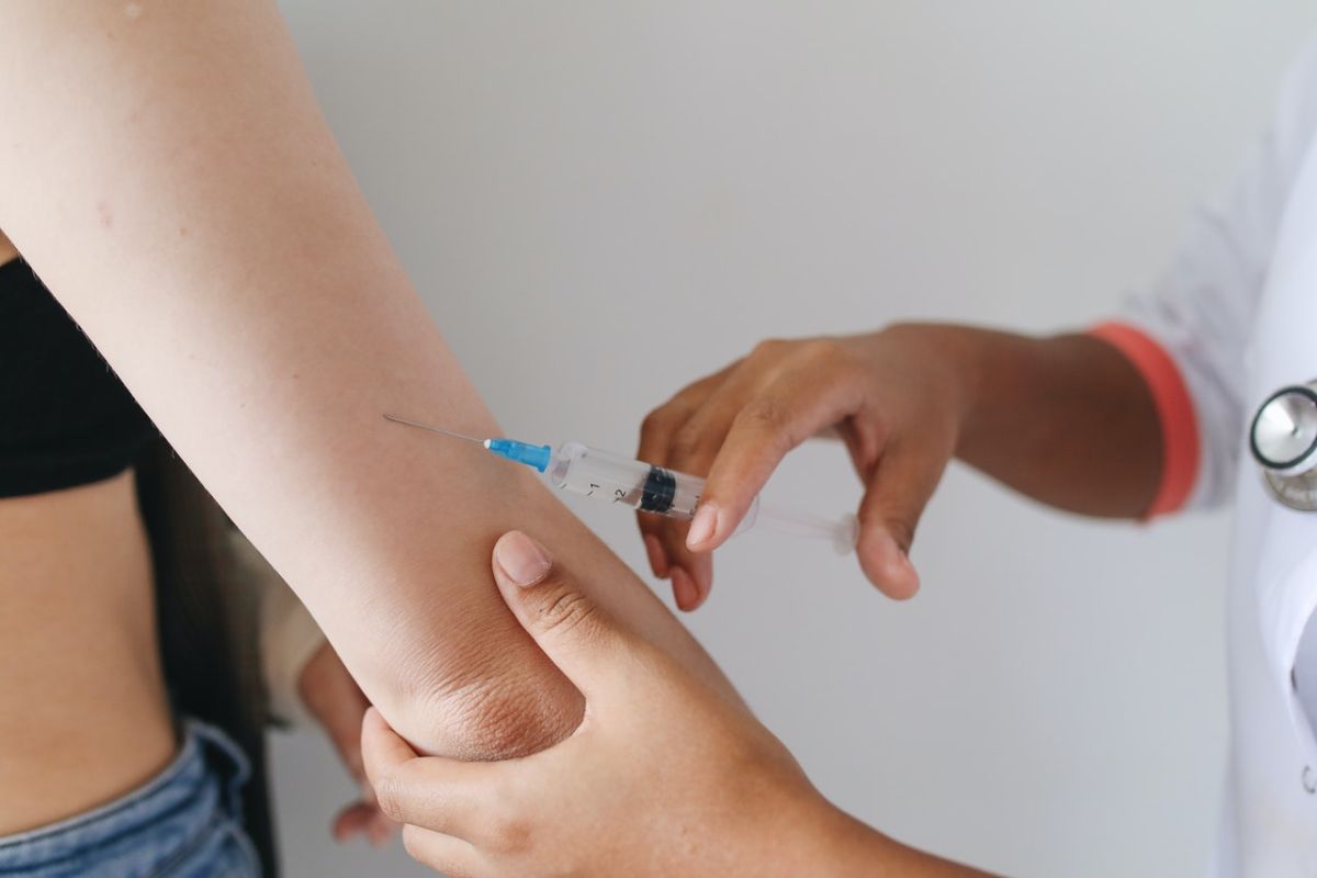 124 juta orang terima vaksin COVID-19 dosis lengkap