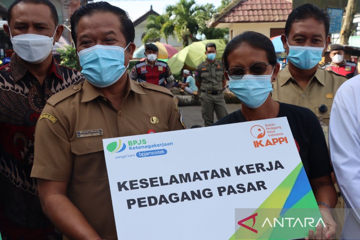 200 pedagang pasar Kidul di Bangli dilindungi  BPJS Ketenagakerjaan