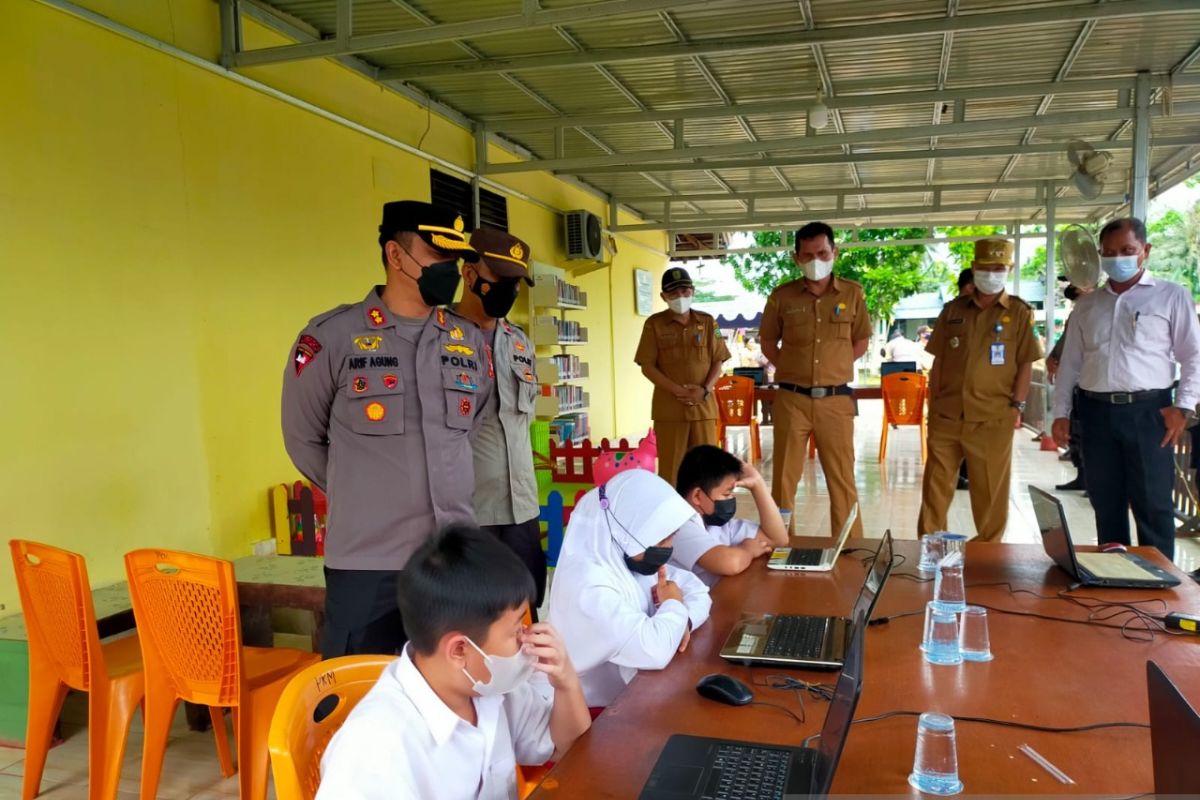 Polres Bengkayang resmikan taman belajar berbasis Internet untuk pelajar