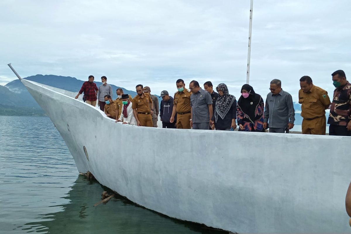 Pemkab Solok patuhi instruksi Gubernur, hentikan pembangunan pendukung pariwisata di Danau Singkarak