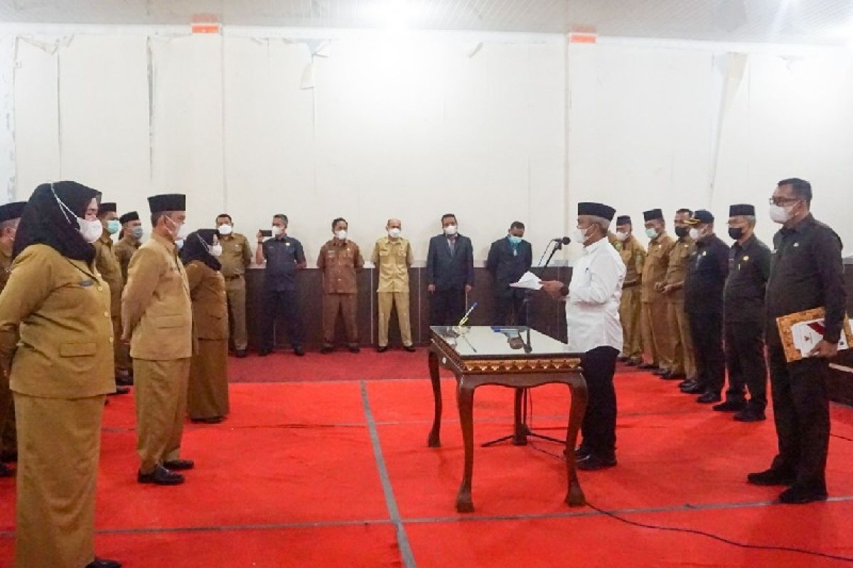 AZP lantik tiga pejabat tinggi pratama dilingkungan Pemkab Palas