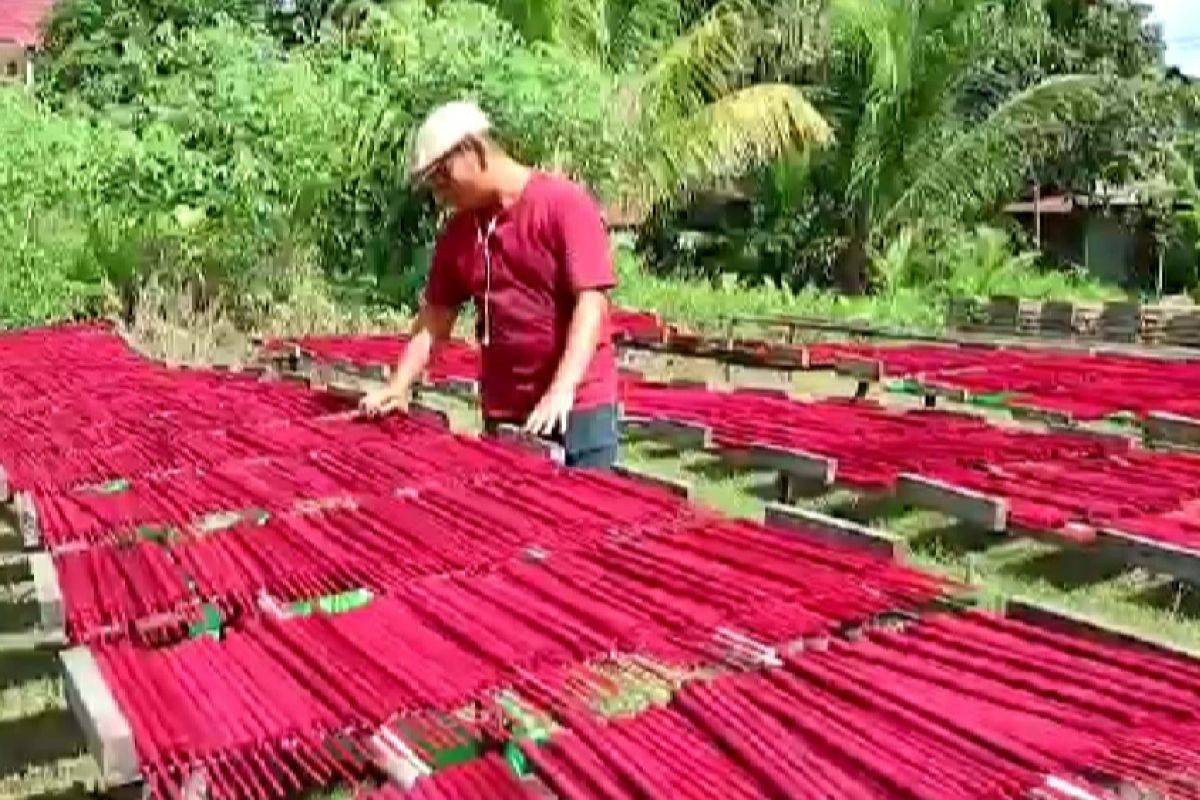 Jelang imlek di Kalbar, Pesanan dupa meningkat