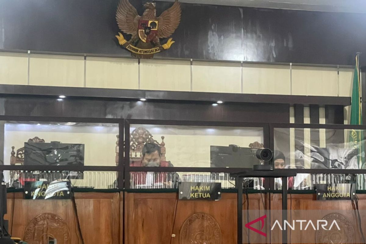 Korupsi Rp200 juta, eks kades dan bendahara di Meranti divonis 1 tahun 8 bulan