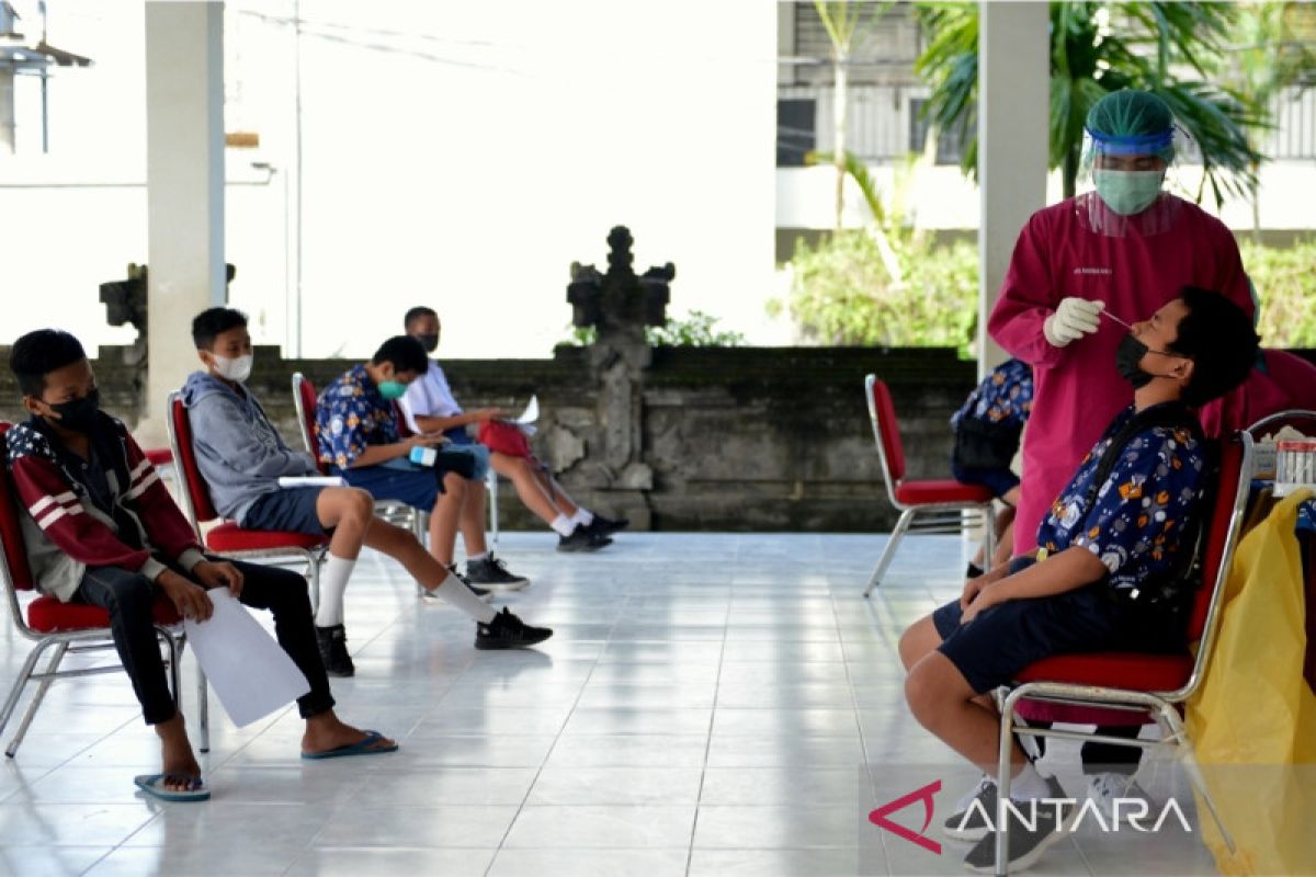 31 orang siswa SMP Negeri 2 Kuta-Bali dites PCR