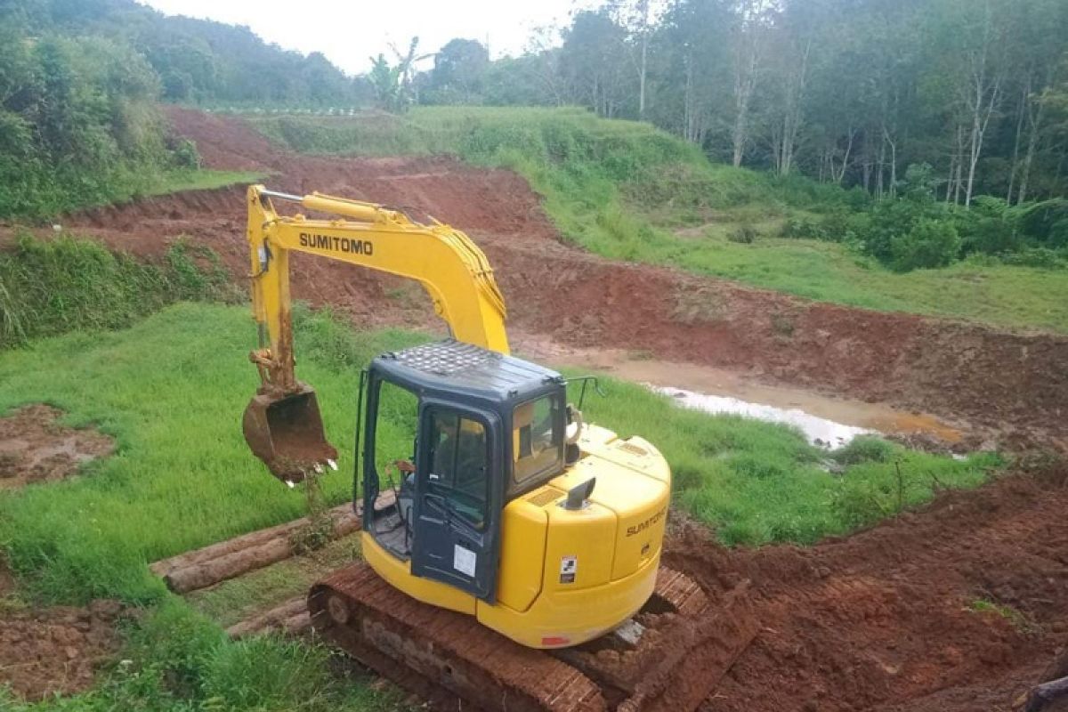 Perikanan Tapsel berbenah, excavator mini KKP untuk Koperasi Periper masih aktif beroperasi