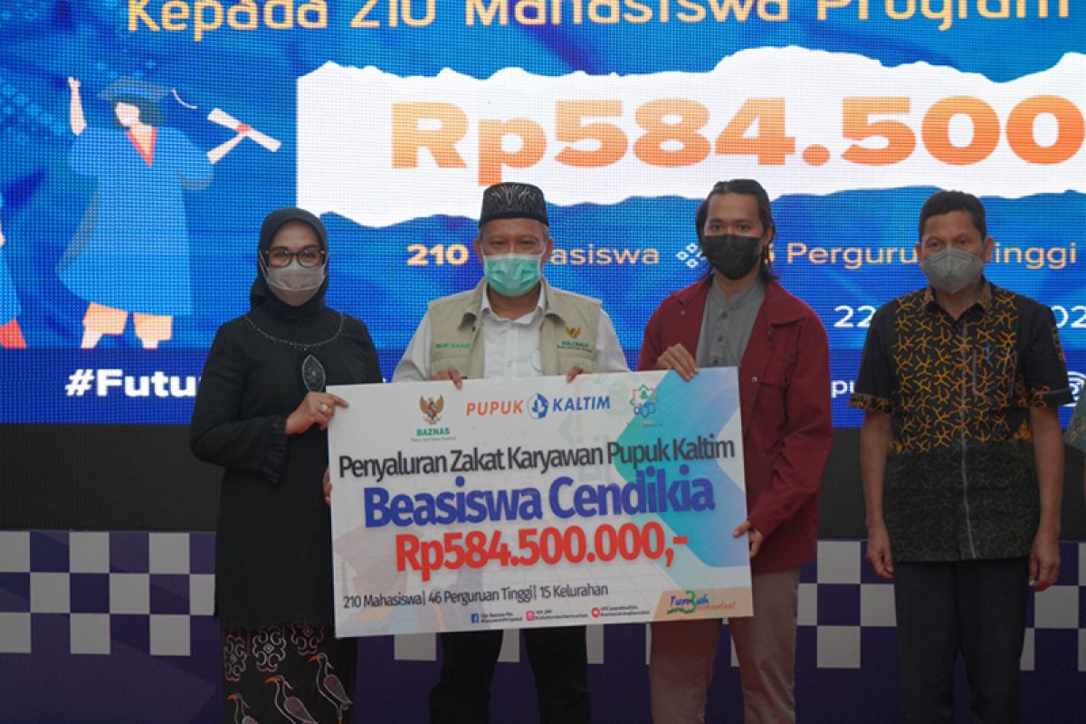 PKT salurkan beasiswa bagi 210 mahasiswa Bontang senilai Rp584,5 juta