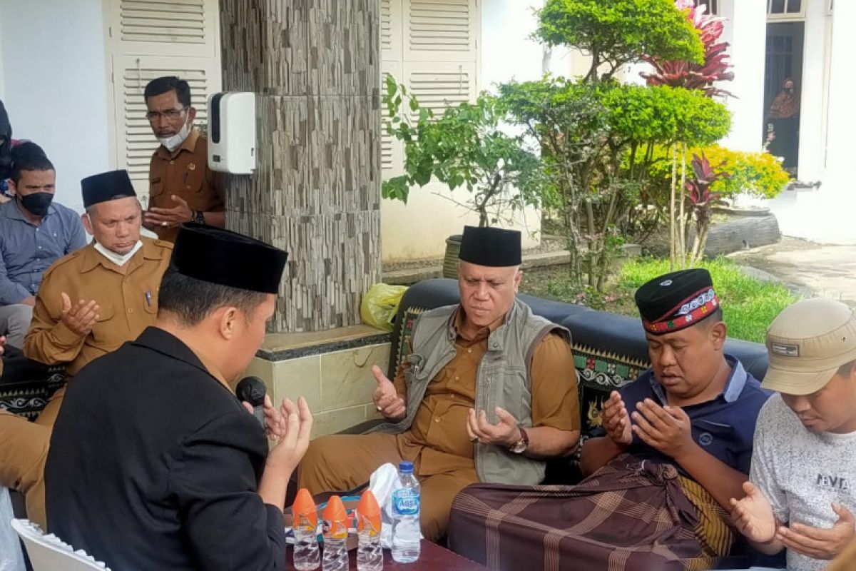 Frengky sunat dan masuk Islam, Bupati gelar sukuran di Pendopo