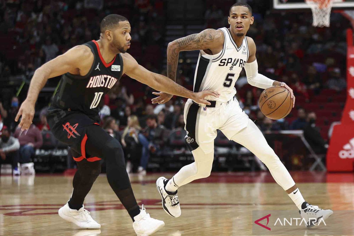 Hawks datangkan Dejounte Murray dari Spurs