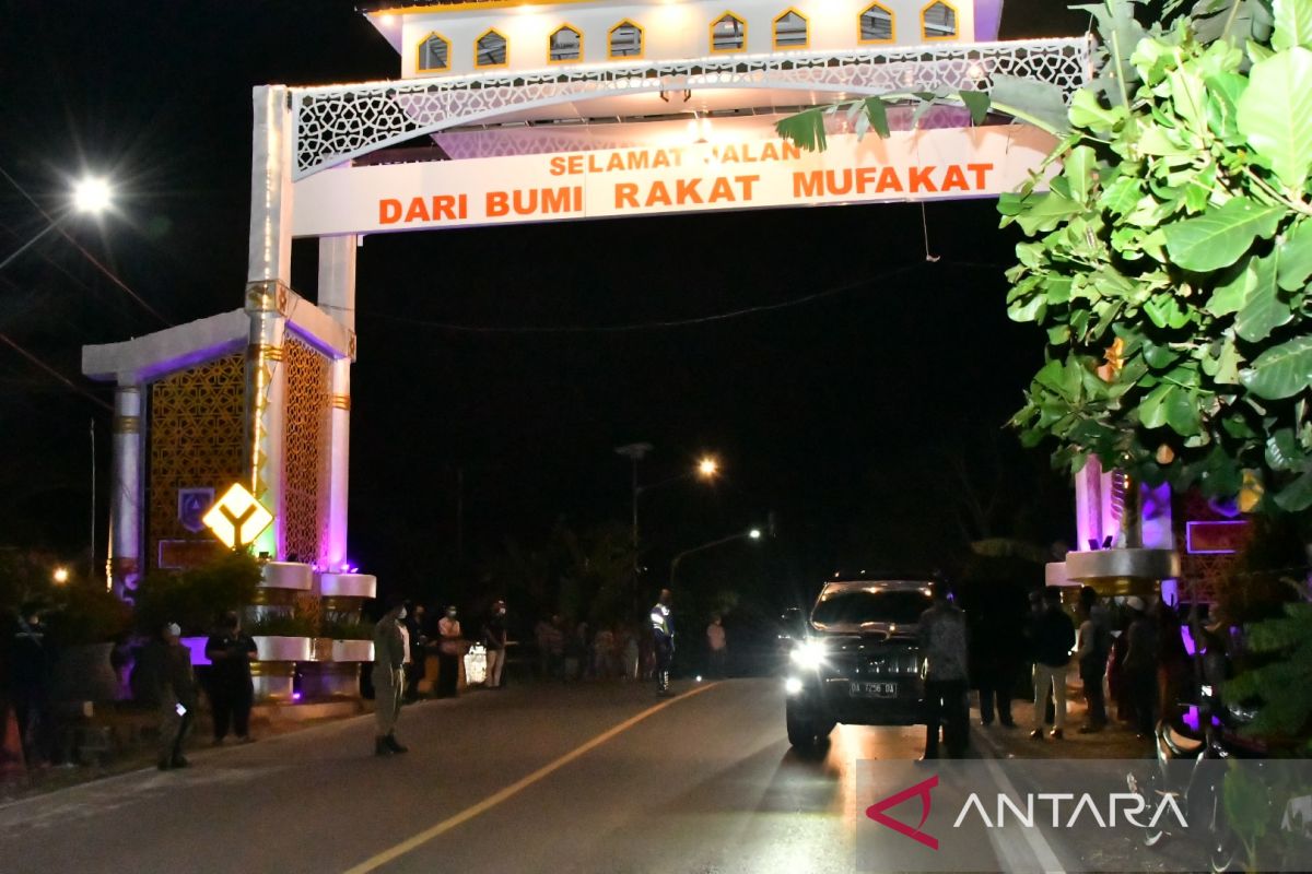 Bupati minta pintu gerbang perbatasan HSS-HST dirawat dan dirapikan lagi