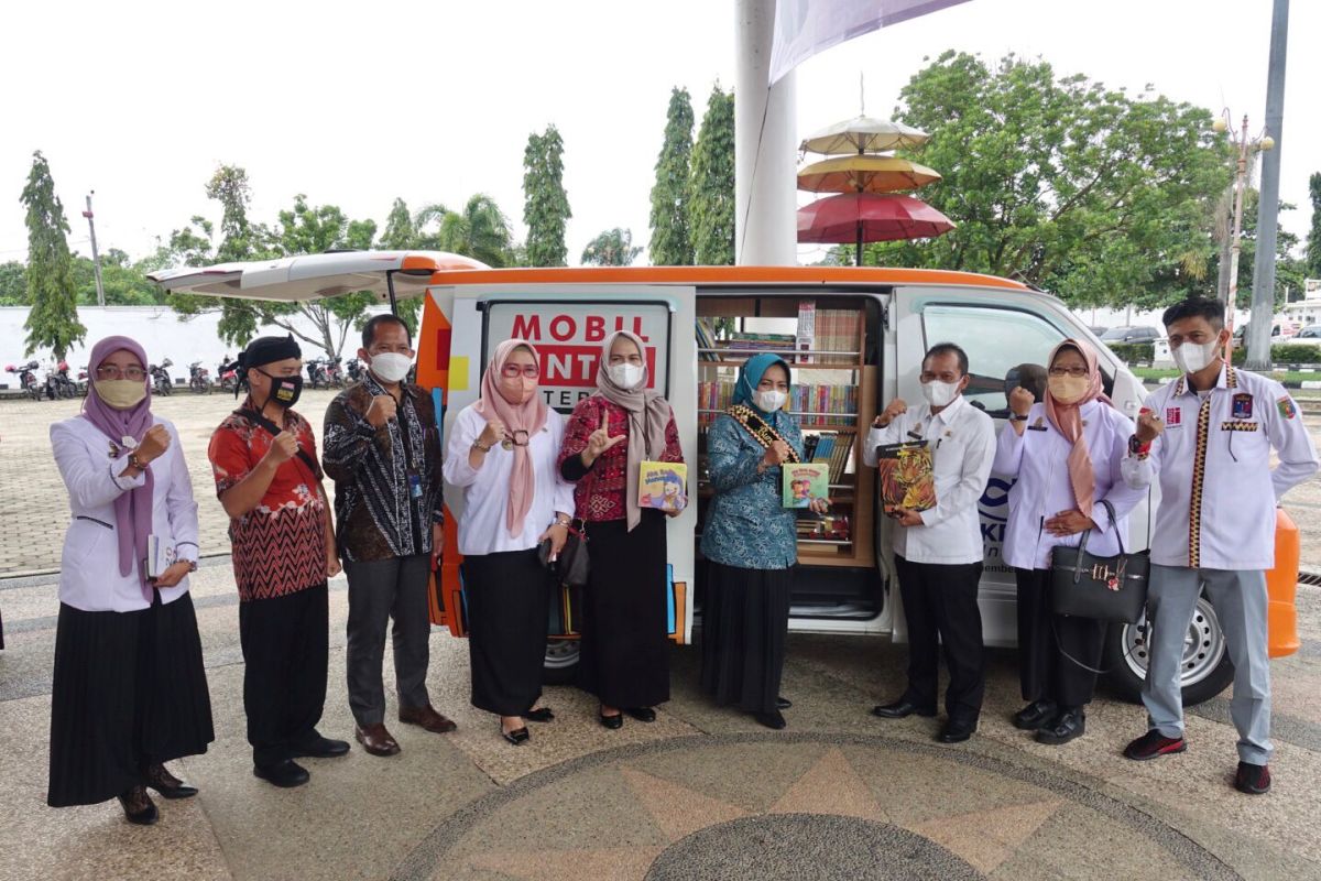 Pemkab Lampung Tengah terima bantuan 1 unit mobil pintar literasi