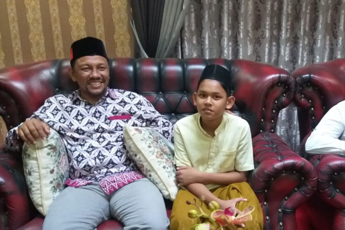 Senator Fadhil Rahmi kunjungi anak asuh berprestasi dari Pulo Aceh