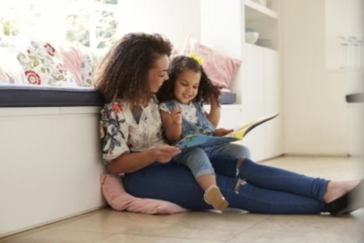 Luangkan waktu membaca dengan anak demi tumbuhkan minat baca