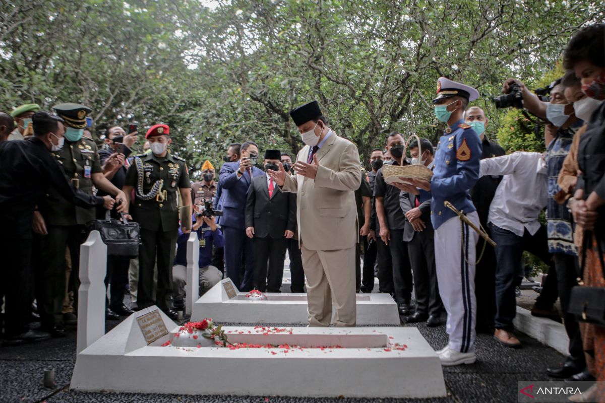 Prabowo Subianto ziarah ke Taman Makam Pahlawan Taruna