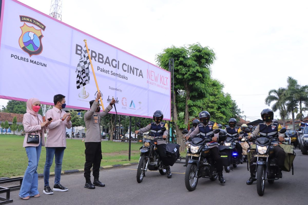 Polres Madiun salurkan 2.500 paket sembako kepada warga terdampak pandemi