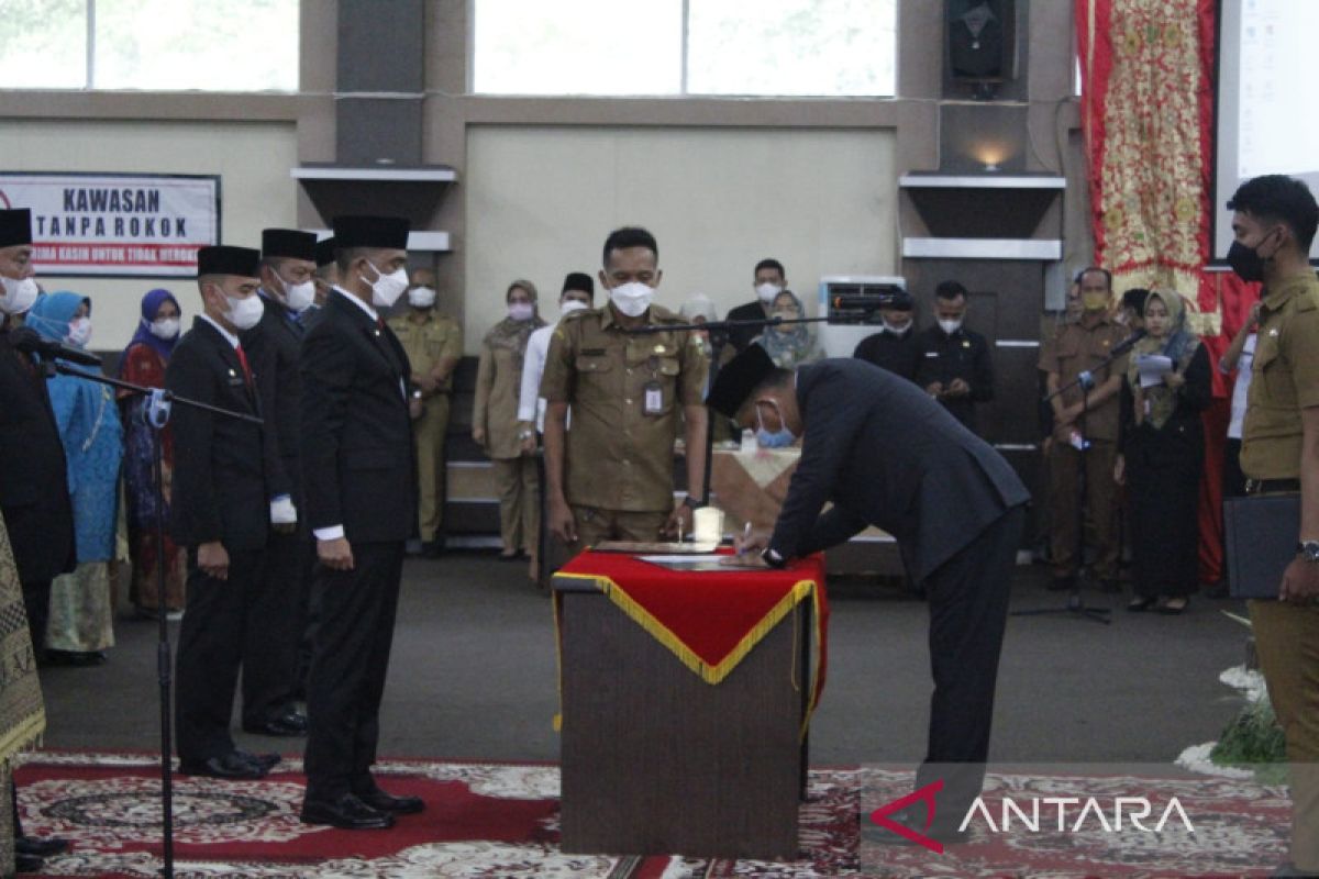 Bupati Solok lantik Sekretaris Daerah dan sejumlah pejabat eselon II