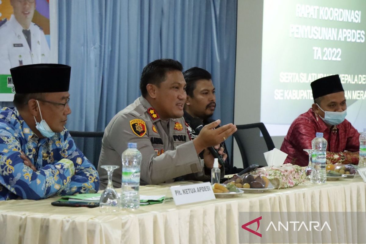 Kapolres Meranti ingatkan Kades soal percepatan vaksinasi dan pengelolaan APBDes