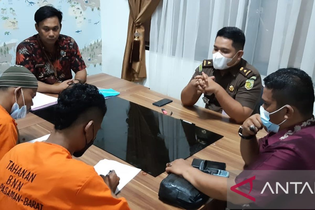 Kejari Pasbar terima pelimpahan berkas perkara narkotika dengan barang bukti 50 kg ganja