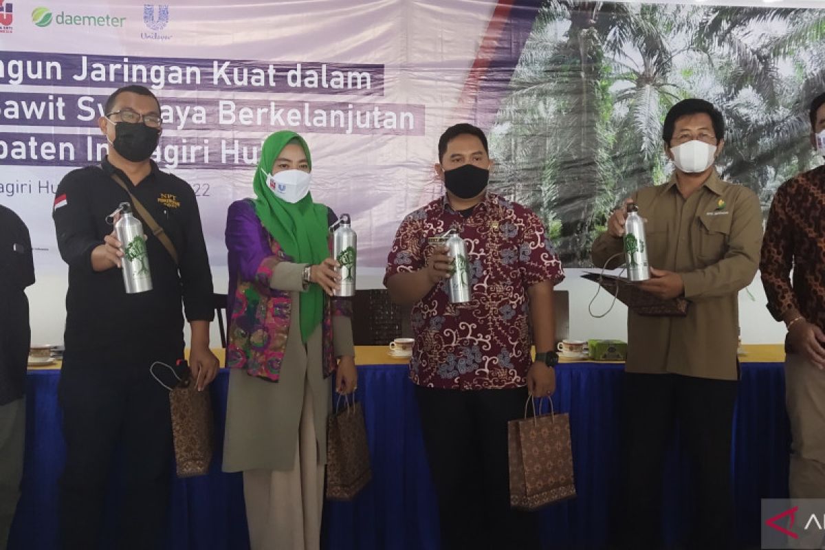 Yayasan WEI temu petani sawit di Inhu, ini tujuannya